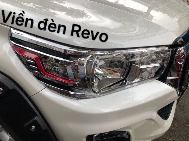 Viền đèn trước xe Hilux Revo - Đồ chơi lắp đặt thêm cho Hilux Revo